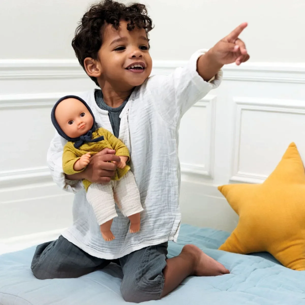 Djeco-Kinderspielzeug--Puppe-Camomille-99924571_3.jpg