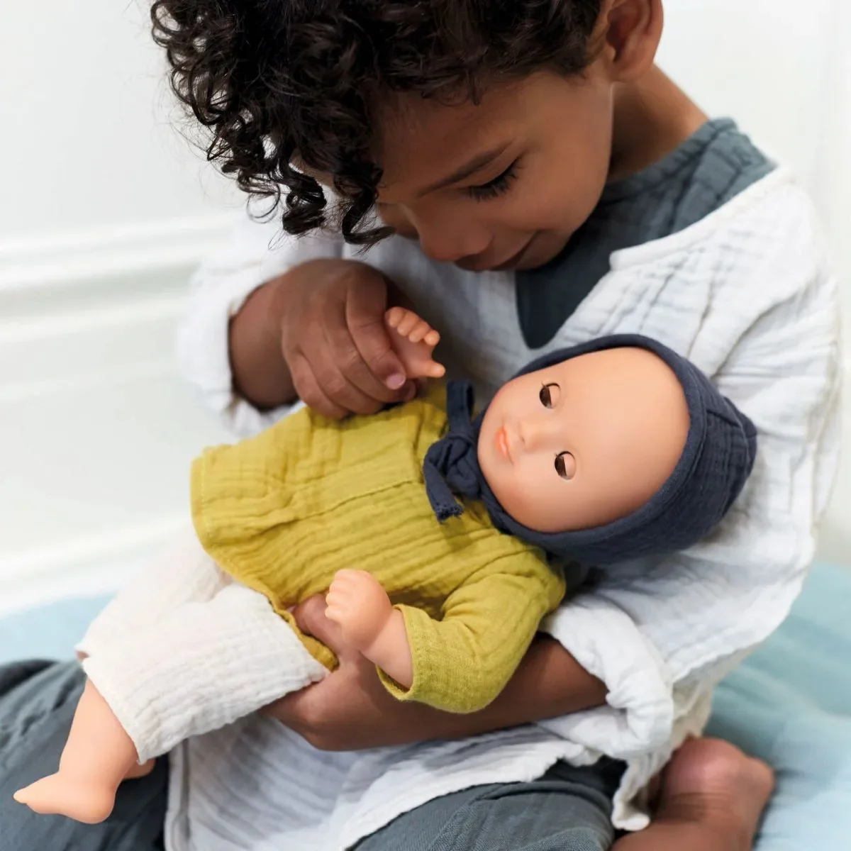 Djeco-Kinderspielzeug--Puppe-Camomille-99924571_5.jpg