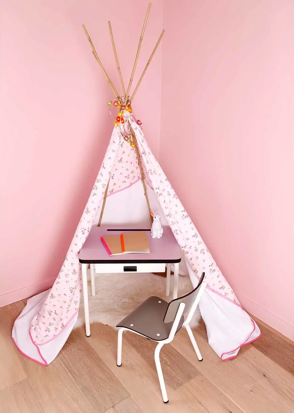 Gambettes-Kindertisch-Schreibtisch-Regine-puder-rosa-456420_1.jpg