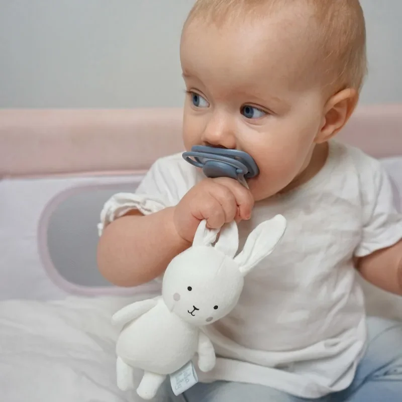 Jabadabado-Geschenkset-Babydecke-und-Schnullerhalter-Bunny--Rosa-99925182_1.jpg