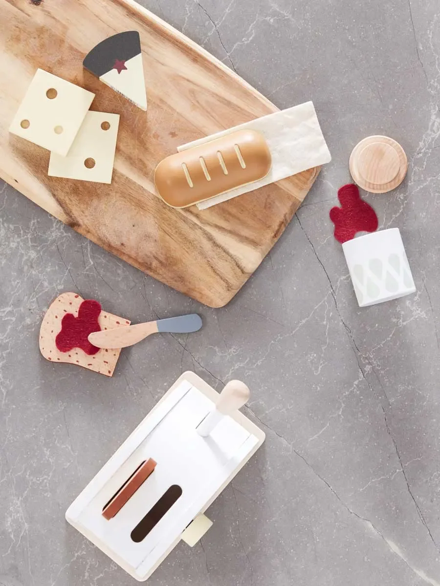 Kids-Concept-Spiel-Toaster-aus-Holz-mit-Zubehoer-463633_2.jpg