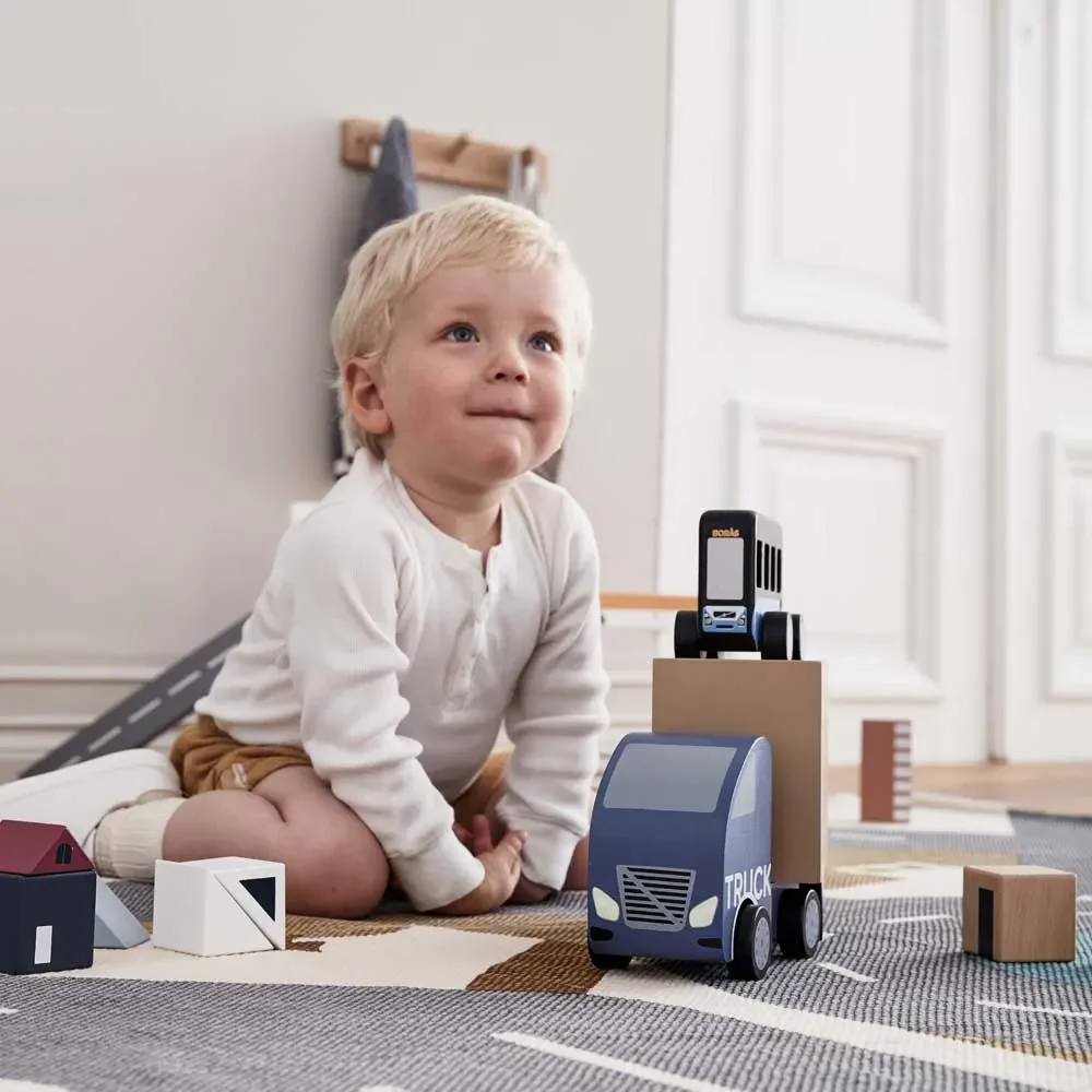 Kids-Concept-Spielzeug-Laster-Holz-462739_8.jpg