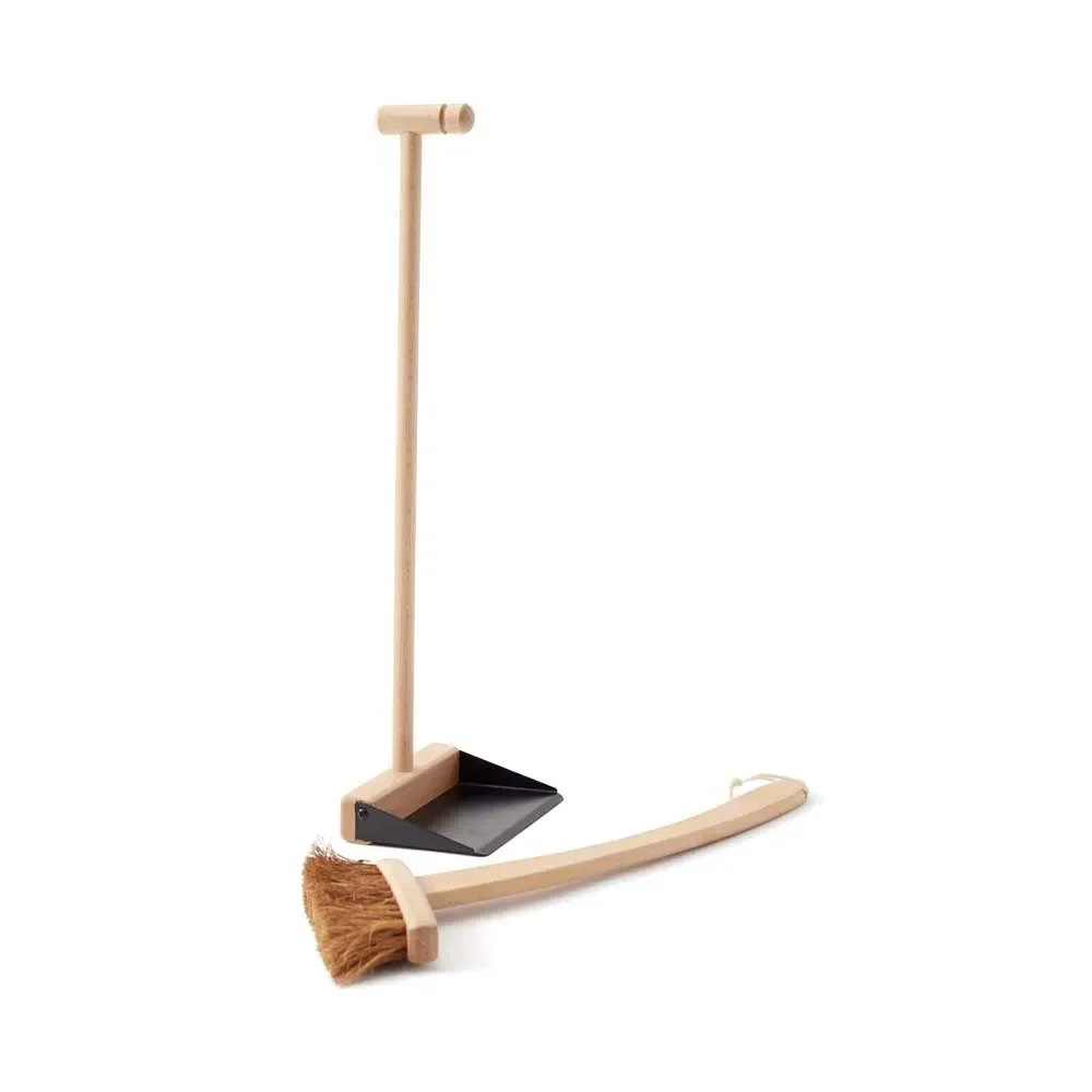Kids-Concept-Spiel-Kehrset-aus-Holz-mit-Zubehoer-455854_1.jpg