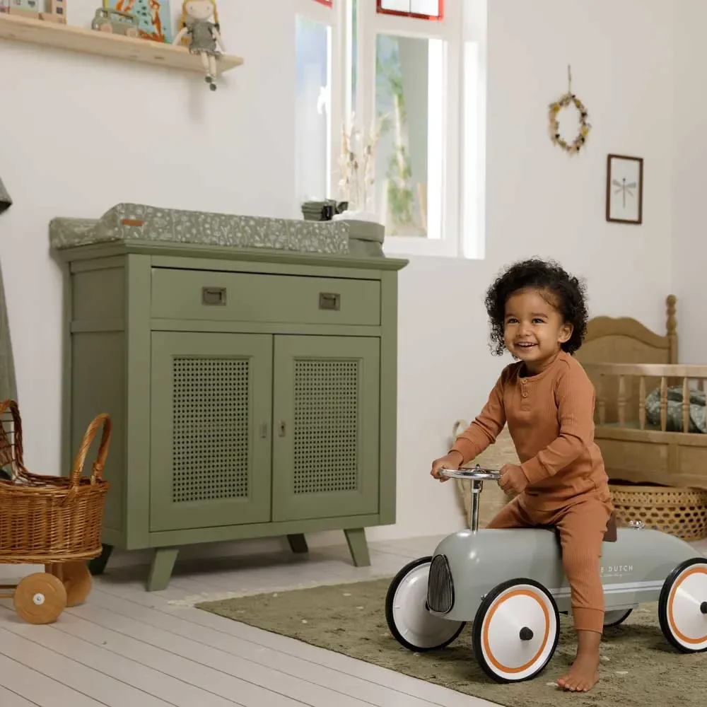 Little-Dutch-Retro-Rutschauto-oliv-466838_7.jpg