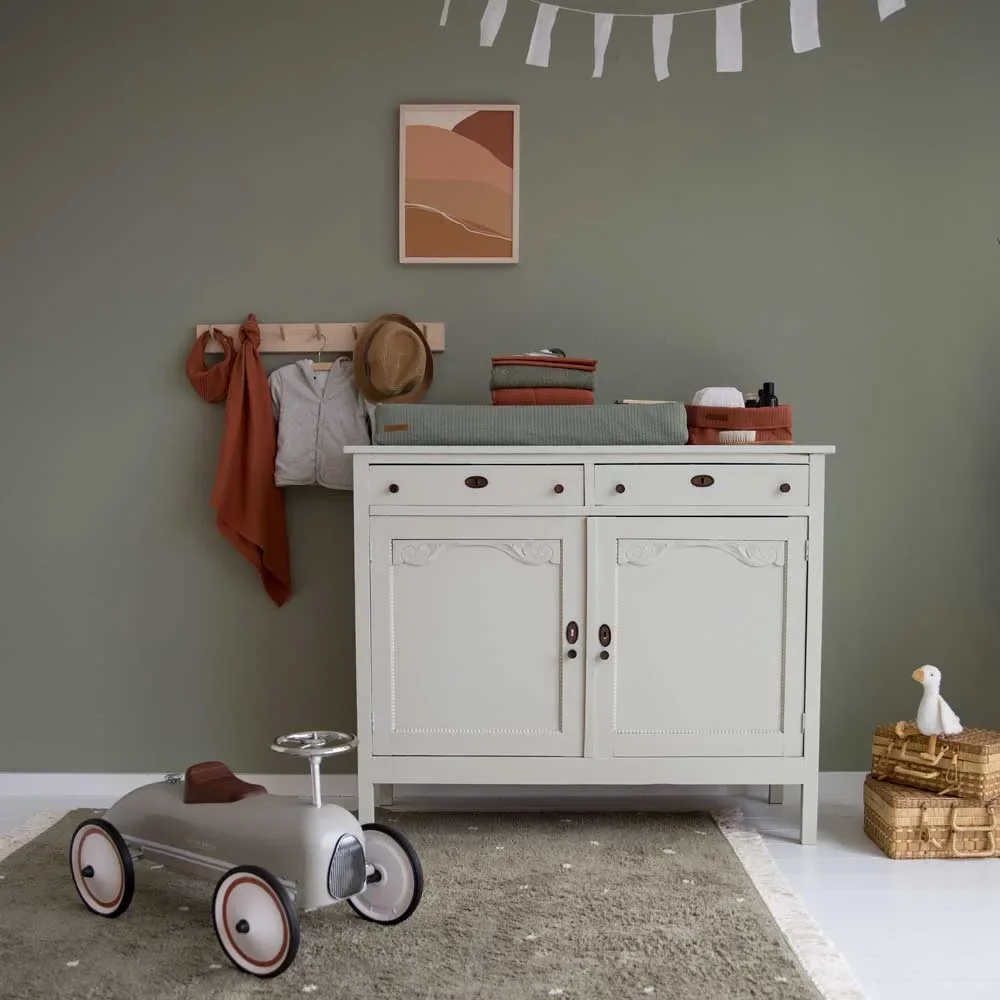 Little-Dutch-Retro-Rutschauto-oliv-466838_8.jpg