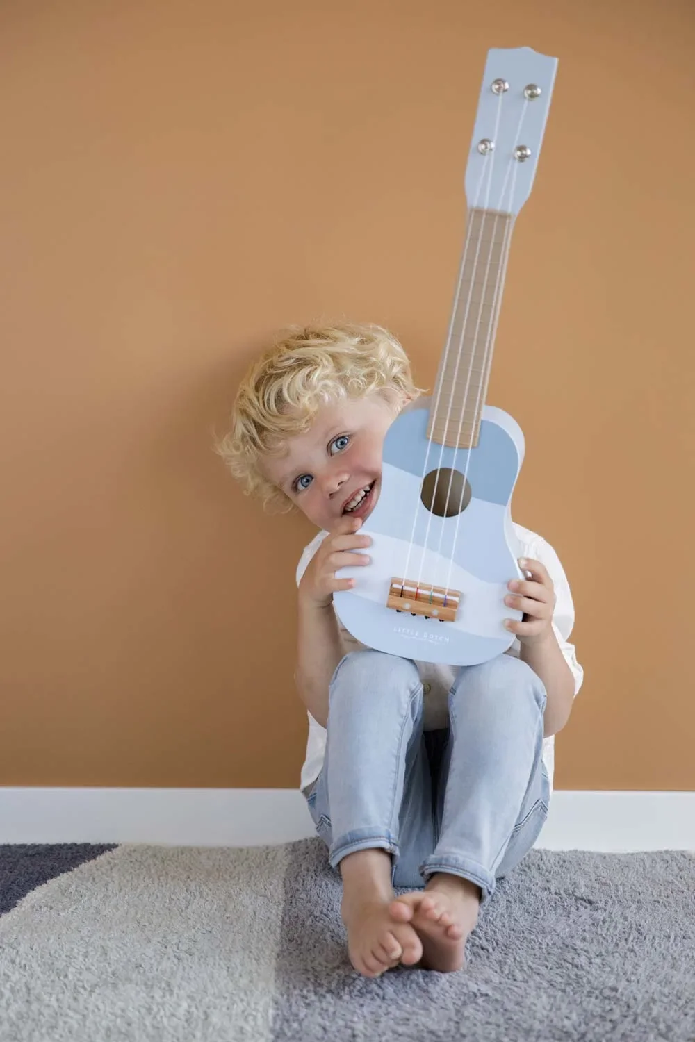 Little-Dutch-Kinder-Gitarre-blau-455036_5.jpg
