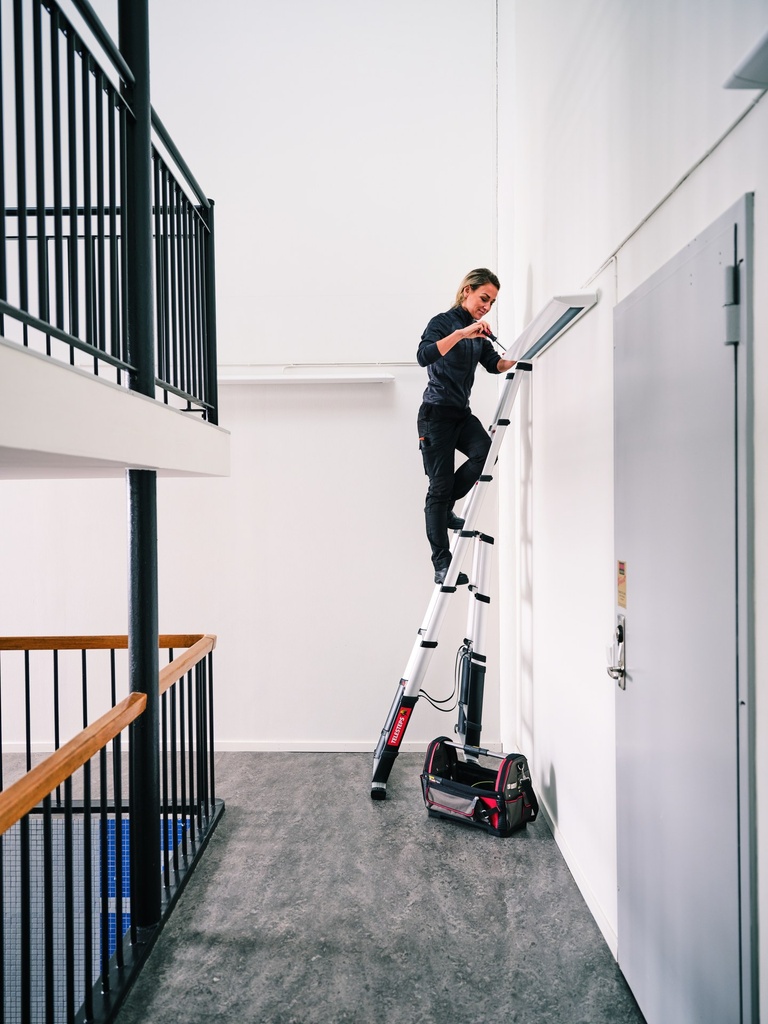 Combi-Leaning-Working.jpg
