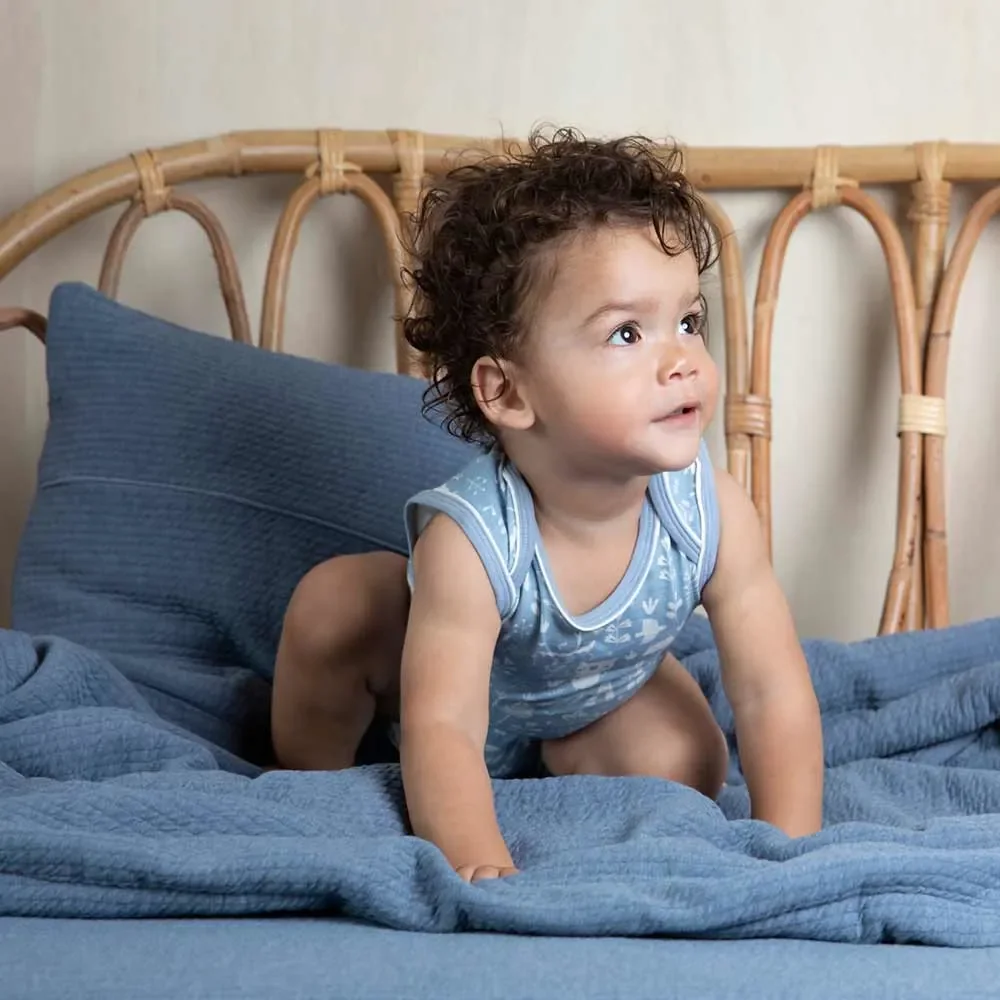 Little-Dutch-Baby-Kuscheldecke-uni-blau--Pure-Blue--458076_3.jpg