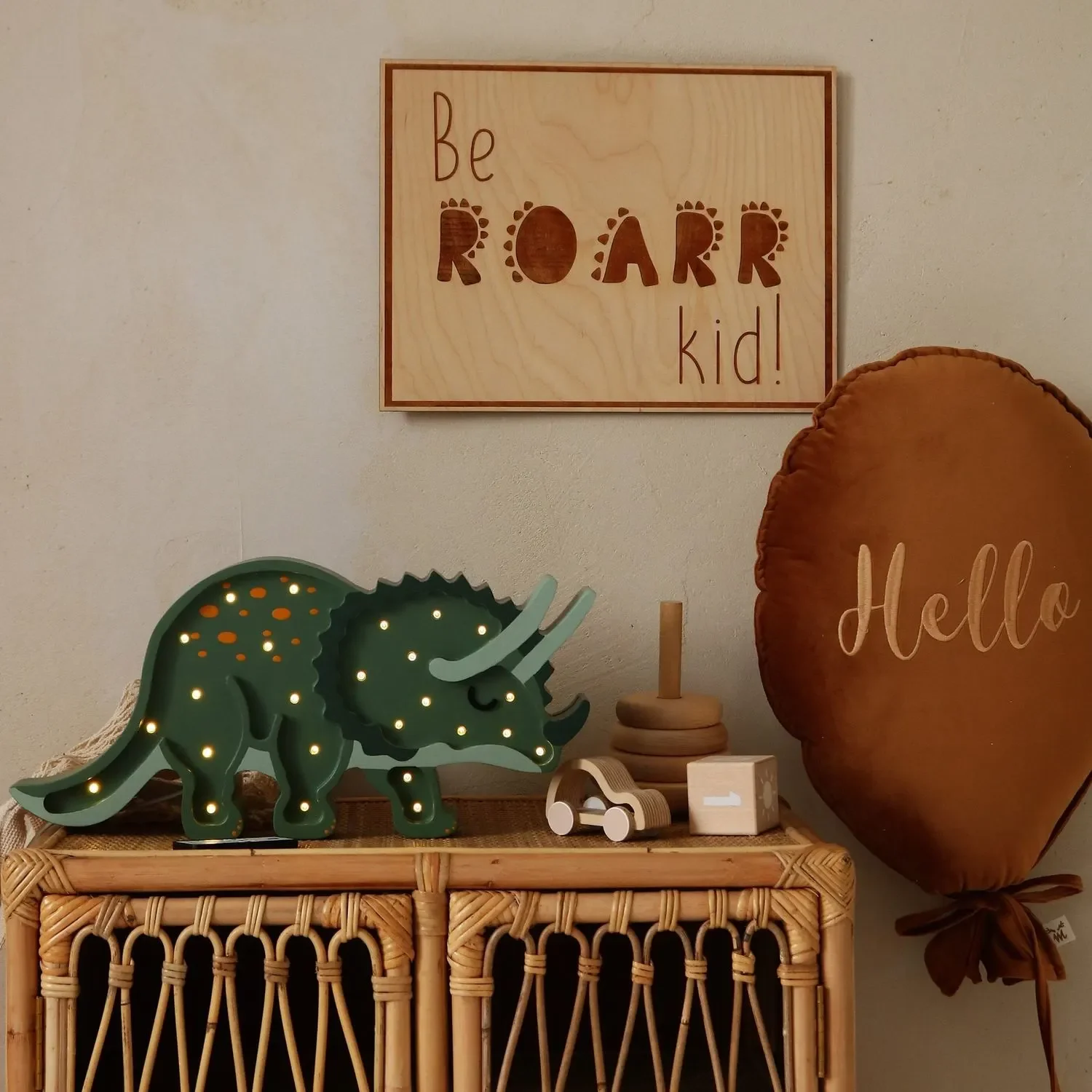 Little-Lights-Nachtlicht-Kinder--Nachtlampe-Triceratops-Dinosaurier-100--Kiefernholz-natur-99924039_5.jpg