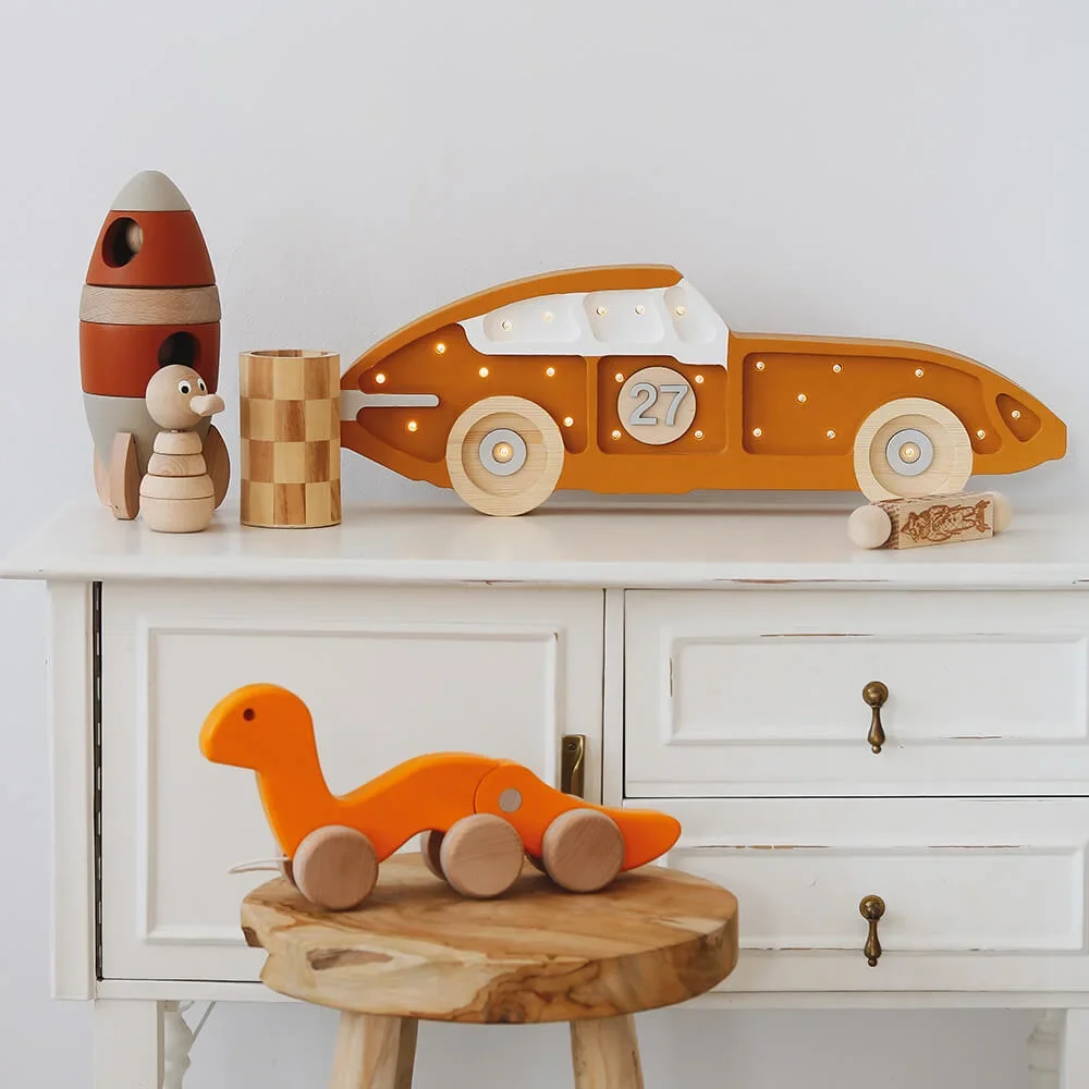 little-lights-Led-Deko-Kinderlampe-Rennwagen-senfgelb-465360_2.jpg