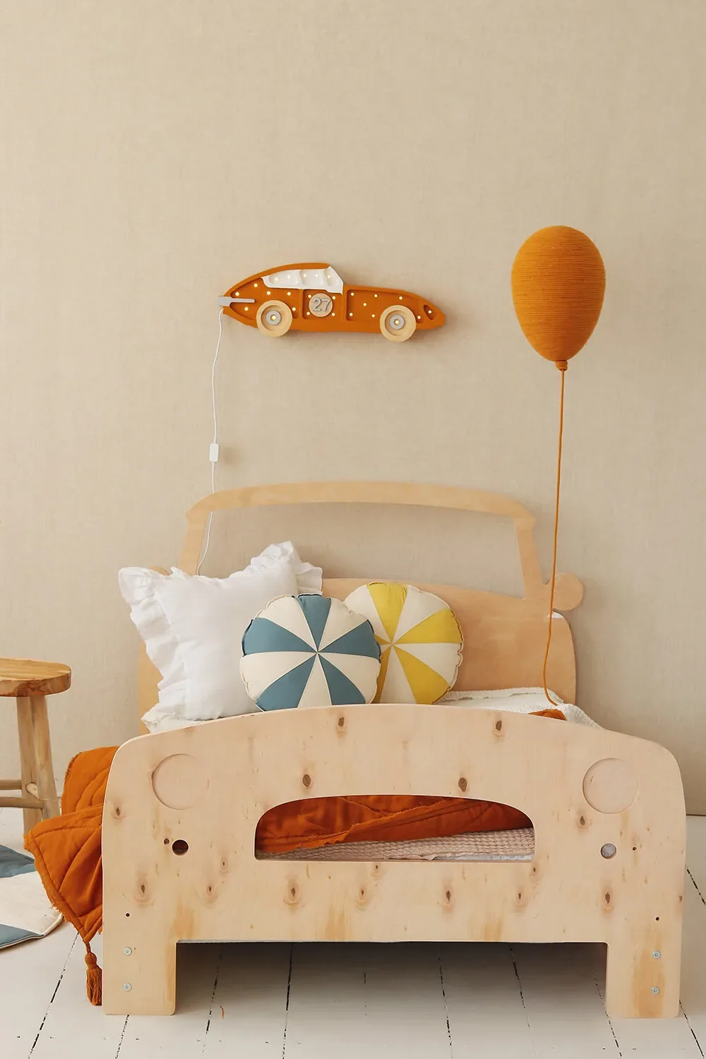 little-lights-Led-Deko-Kinderlampe-Rennwagen-senfgelb-465360_3.jpg