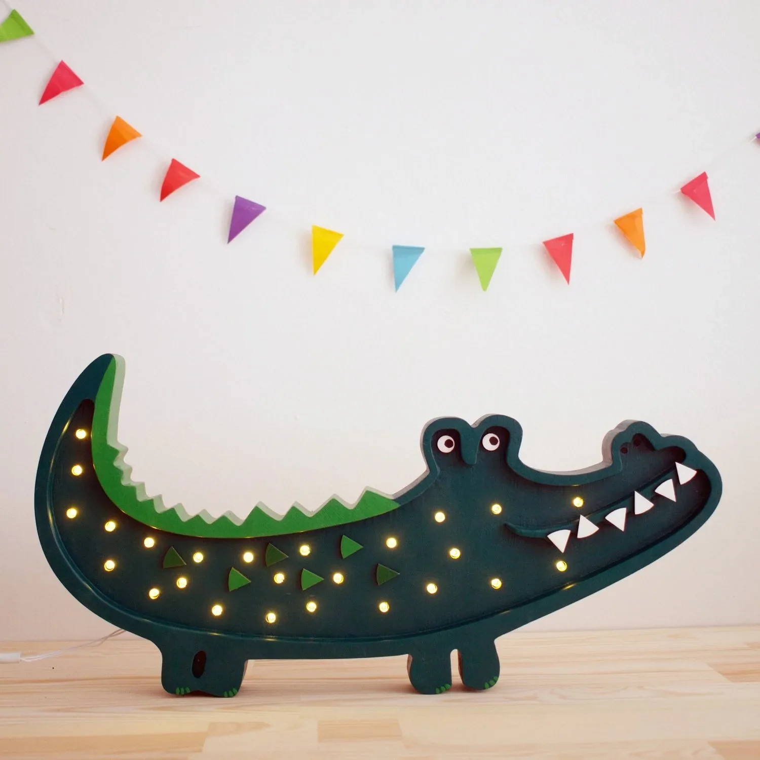 Little-Lights-Nachtlicht-Kinder--Nachtlampe-Krokodil-100--Kiefernholz-natur-99924034_1.jpg