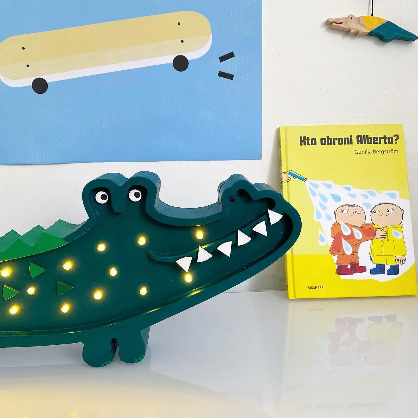 Little-Lights-Nachtlicht-Kinder--Nachtlampe-Krokodil-100--Kiefernholz-natur-99924034_2.jpg