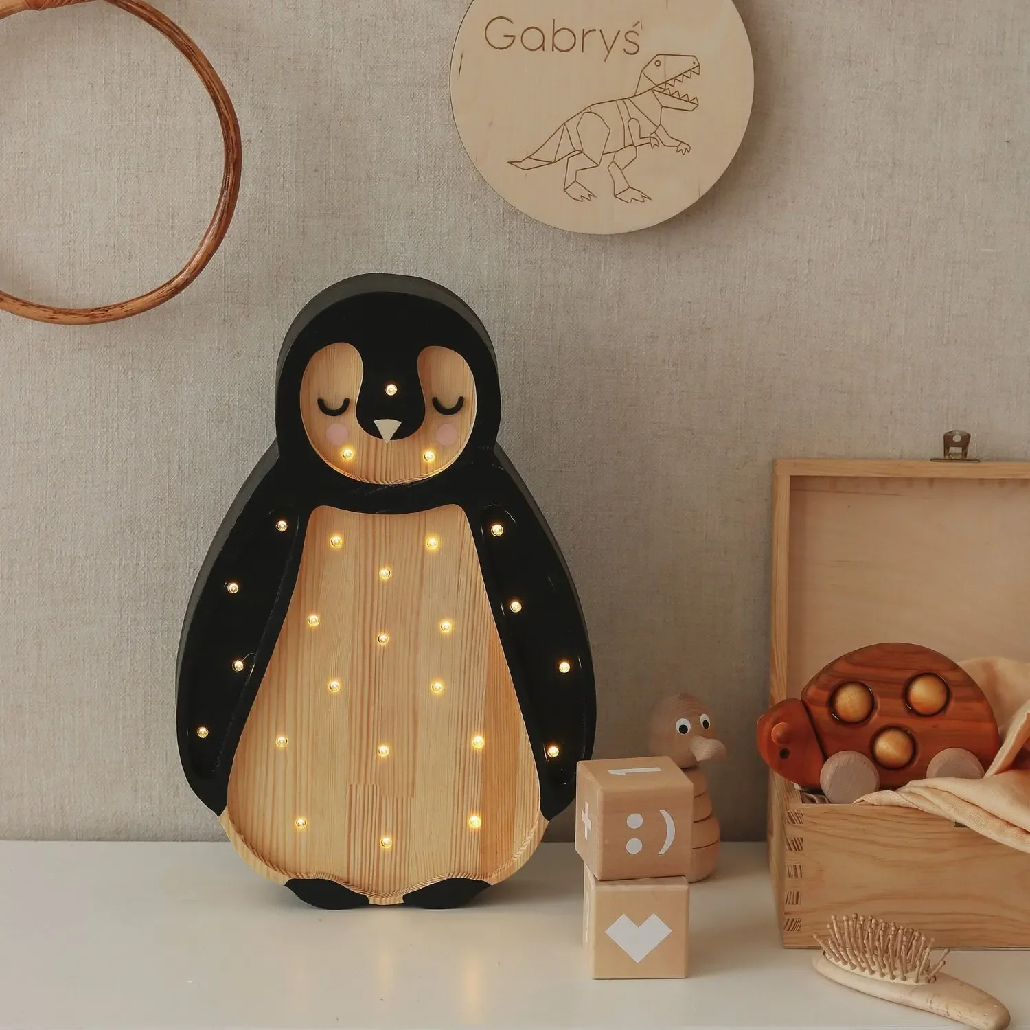 Little-Lights-Nachtlicht-Kinder--Nachtlampe-Pinguin-100--Kiefernholz-natur-99924027_7.jpg