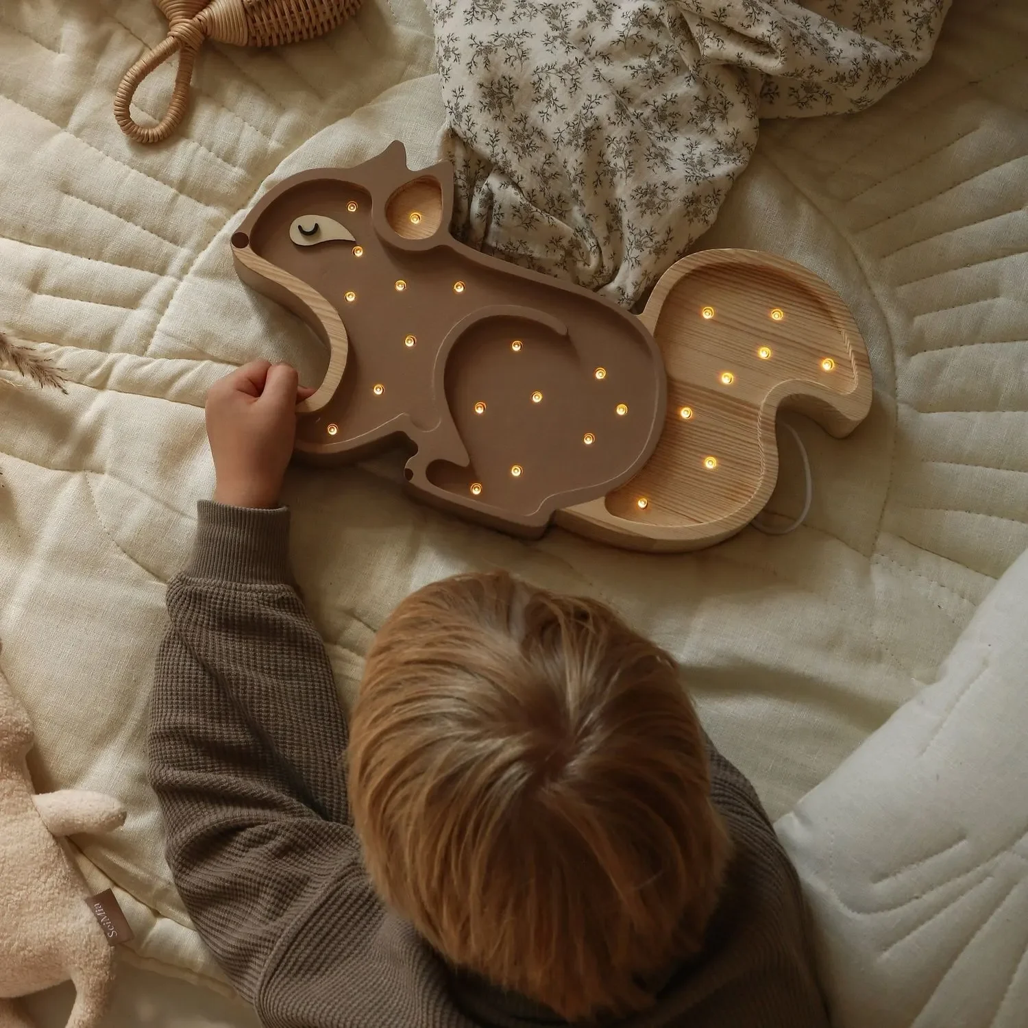 Little-Lights-Nachtlicht-Kinder--Nachtlampe-Eichhoernchen-100--Kiefernholz-natur-99924045_5.jpg