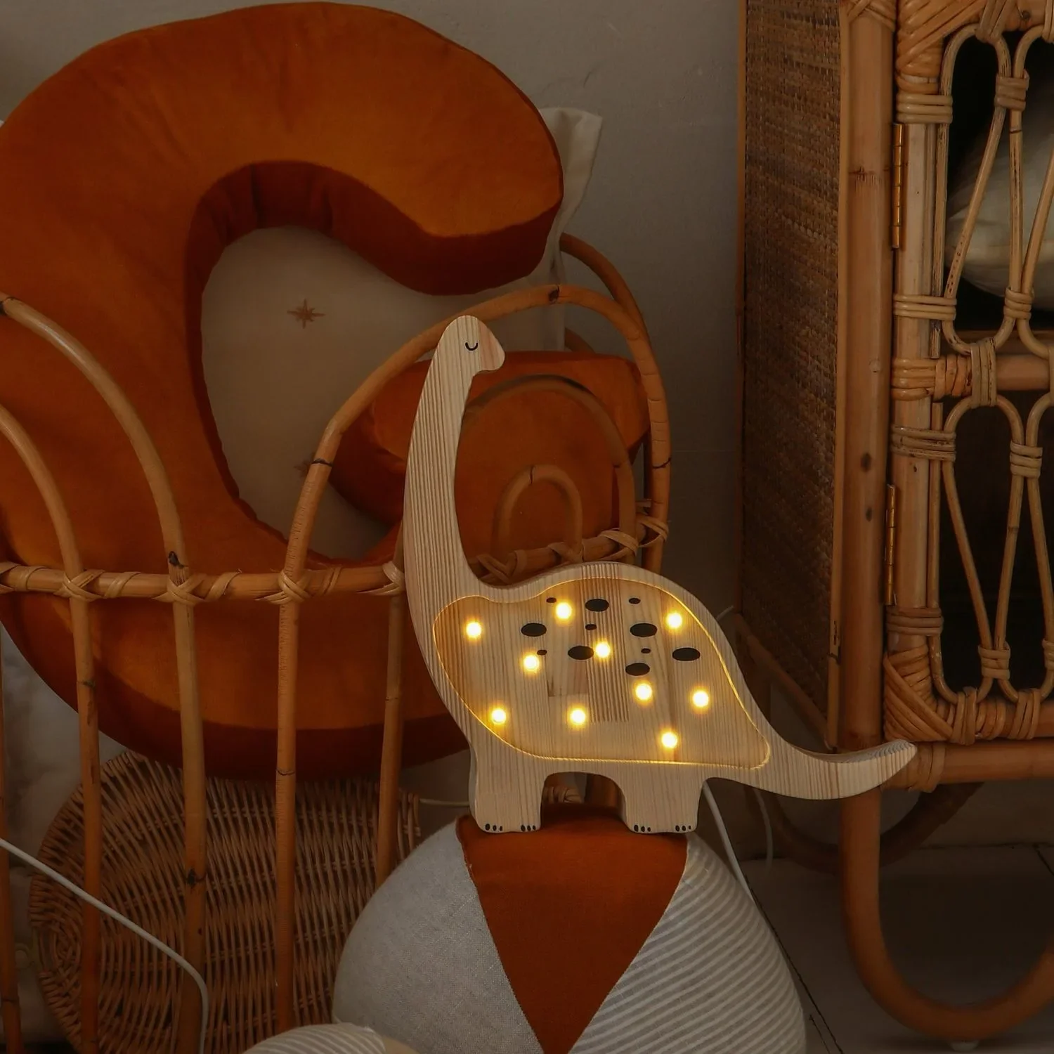 Little-Lights-Nachtlicht-Kinder--Nachtlampe-Mini-Dinosaurier-100--Kiefernholz-natur-99924037_6.jpg
