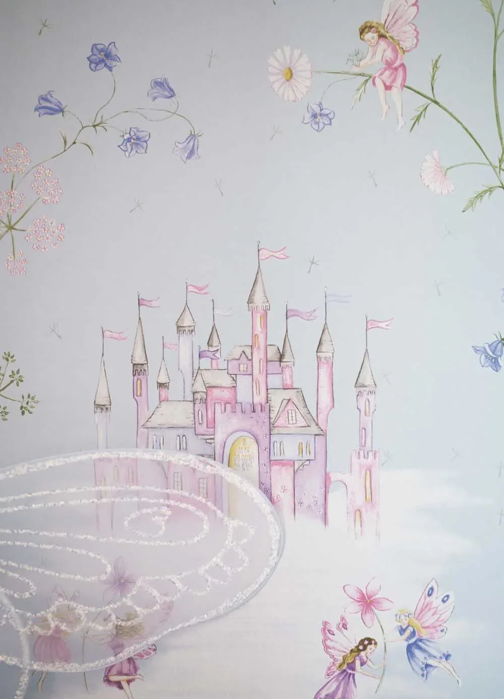 Little-Sanderson-Abracazoo-Tapete-Maerchenschloss-hellblau-lila-pink-466396_2.jpg
