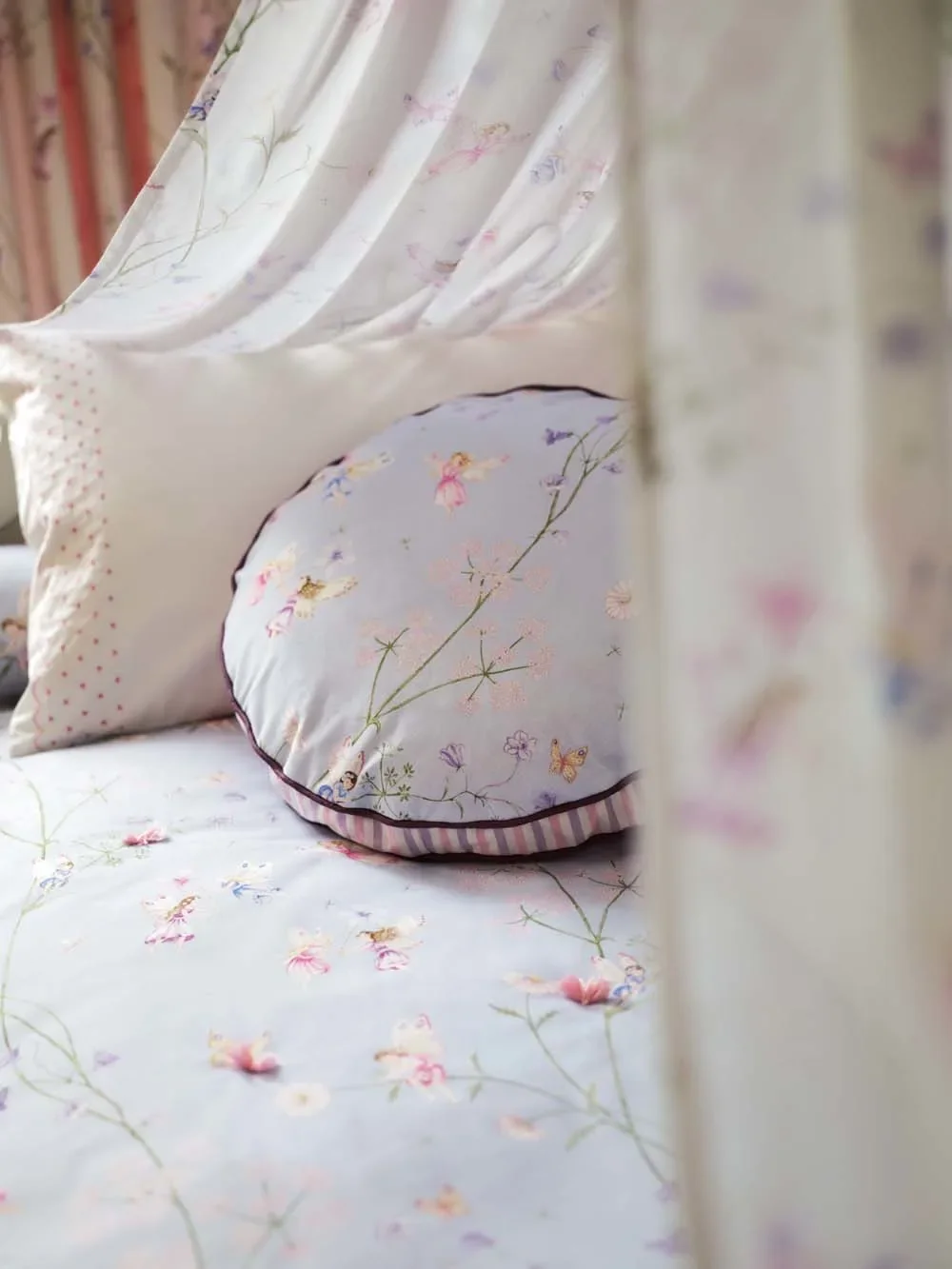 Little-Sanderson-Abracazoo-Motivstoff-Feen-Garten-hellblau-lila-pink-456238_4.jpg