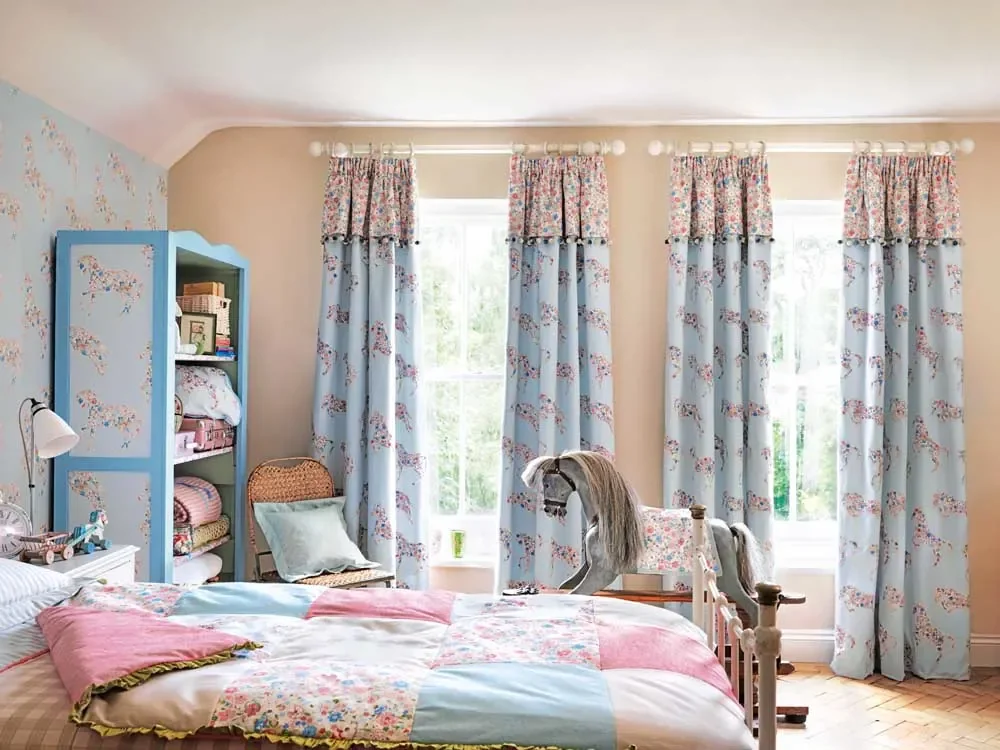 Little-Sanderson-Abracazoo-Motivstoff-appliziert-Pferde-hellblau-466065_2.jpg