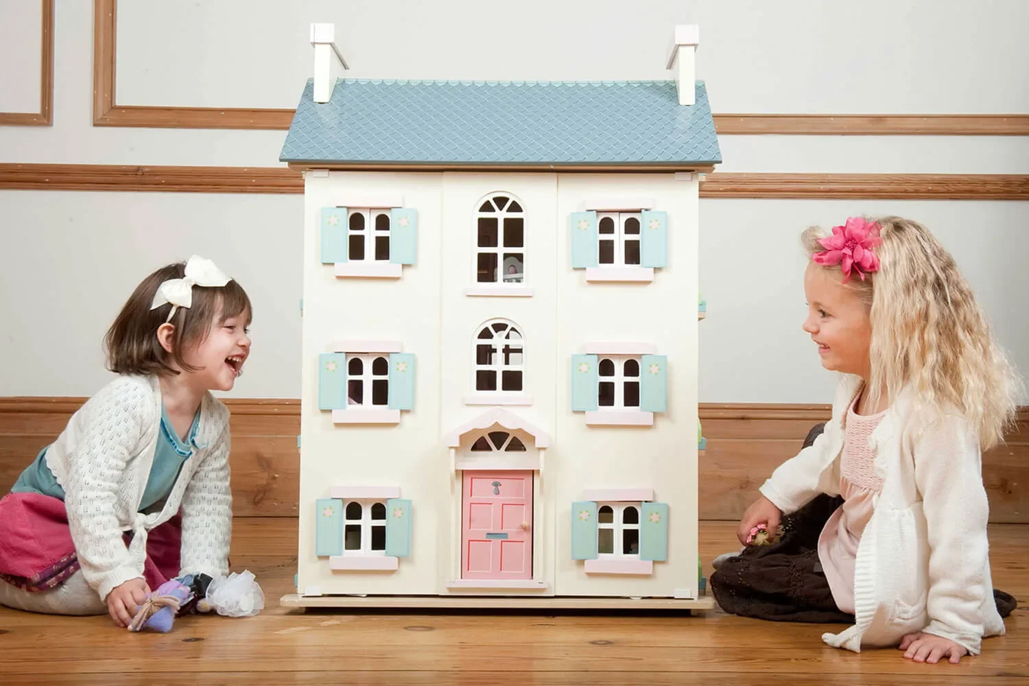 Le-Toy-Van-Puppenhaus-Cherry-Tree-454651_4.jpg