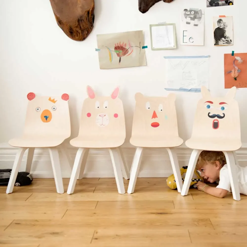 Oeuf-Kinderstuhl-Hase-Walnuss-mit-weiss-463923_1.jpg