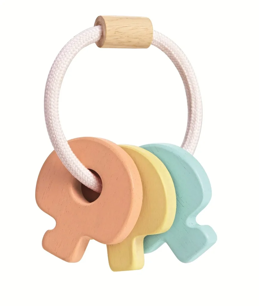 Plan-Toys-Rassel-Babyschluessel-pastell--Gummibaumholz-99930198_1.jpg