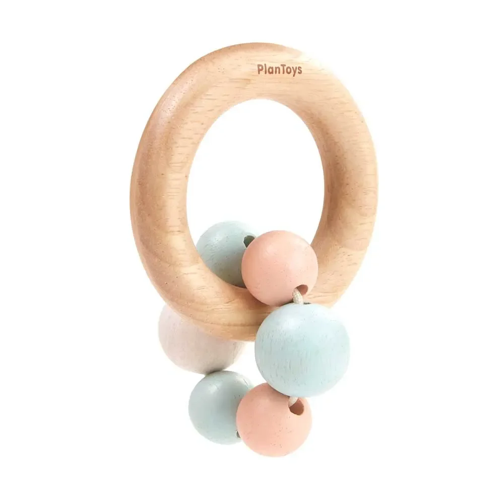 Plan-Toys-Baby-Rassel-mit-Perlenring-Holz-pastell-457200_1.jpg