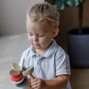 Plan-Toys-Spielzeug-Klapper-Orchard-459066_1.jpg