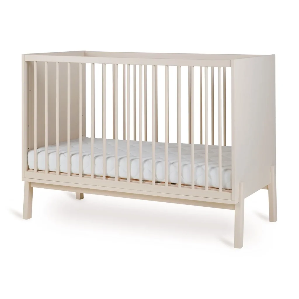 Quax-Ashi-Babybett-120x60-cm-----Hoehenverstellbares-Gitterbett-mit-Stil---Modernes-Kinderbett-aus-Massivholz-99927546_1.jpg