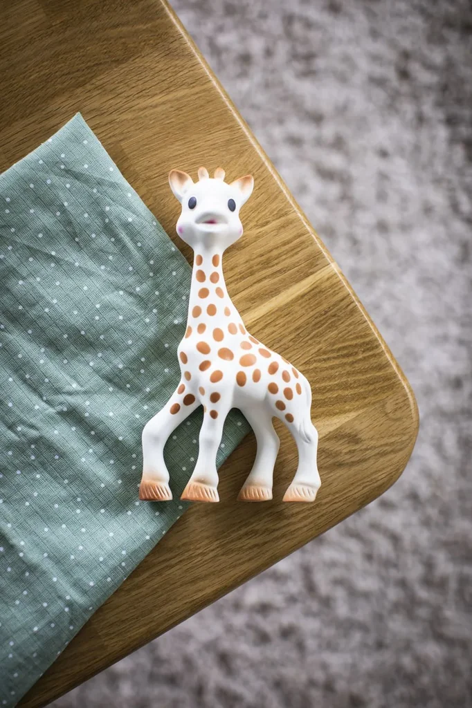 Sophie-la-girafe-Beissring--Ringrassel-Naturkautschuk--Geschenkkarton-weiss-99932214_6.jpg