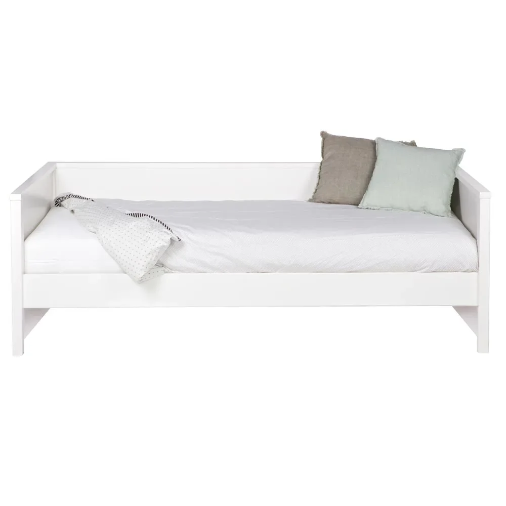 Sofabett-weiss-Nikki-von-Woood-462779_1.jpg