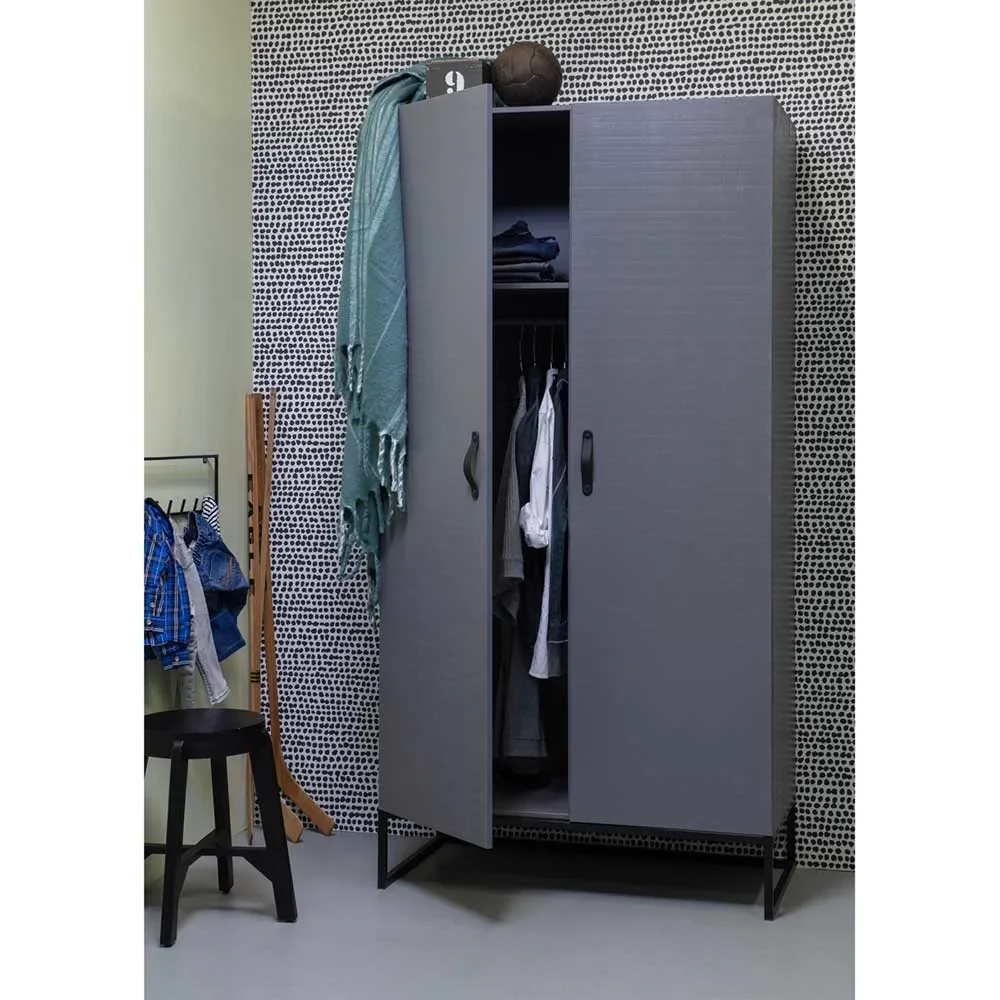 Woood-Kleiderschrank-Morris-lehmgrau-457837_5.jpg