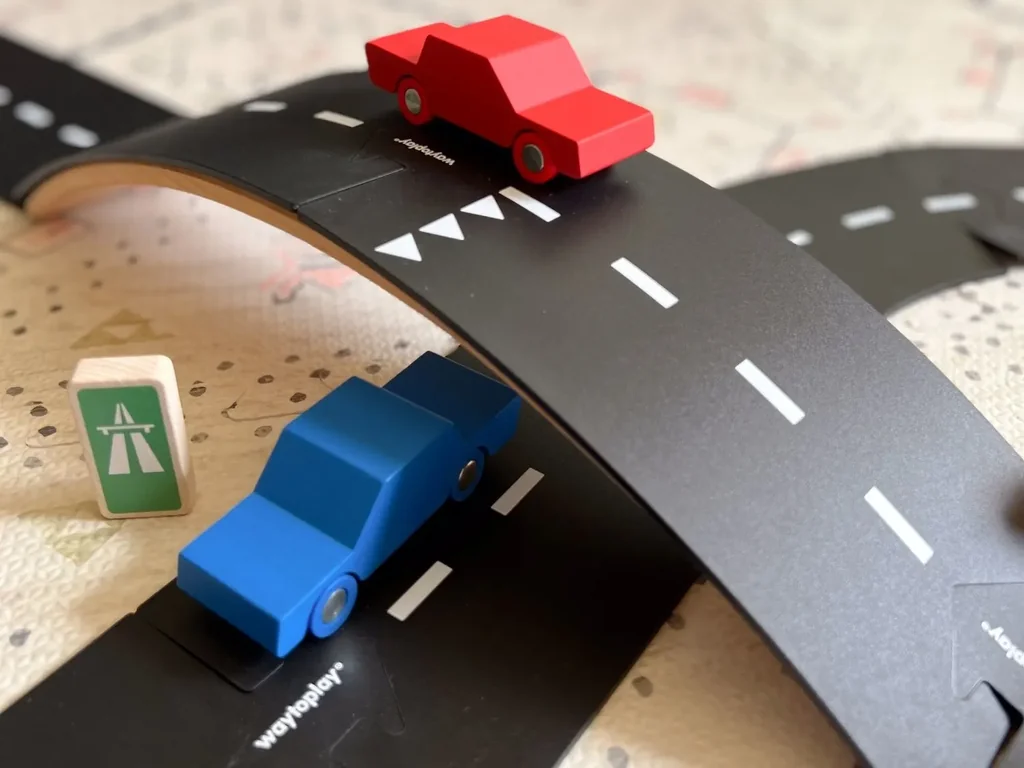 Waytoplay-Spielzeug-Rennstrecke---2-Auto--Geschenkset-99924721_7.jpg