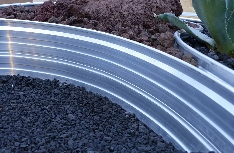 Baumring-aus-alu-Hoehe-100-mm-Laenge-0-6-m---Baumumrandung---Pflanzringe---Beeteinfassung---Rasenkante-454528_1.jpg