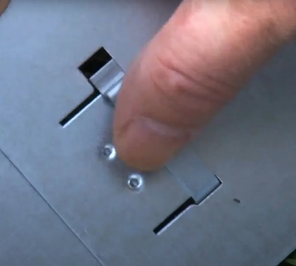 10er-Set-Rasenkanten-Metall-13-5-cm-hoch--12-m-lang_2.jpg