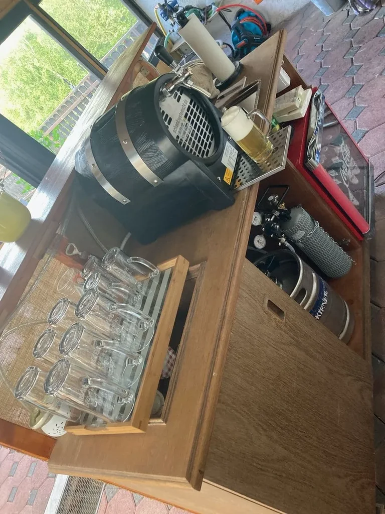 Partyfass-1-leitig--60-Liter-h-Zapfanlage-mit-Zierringen--Trockenkuehlgeraet-452047.jpg