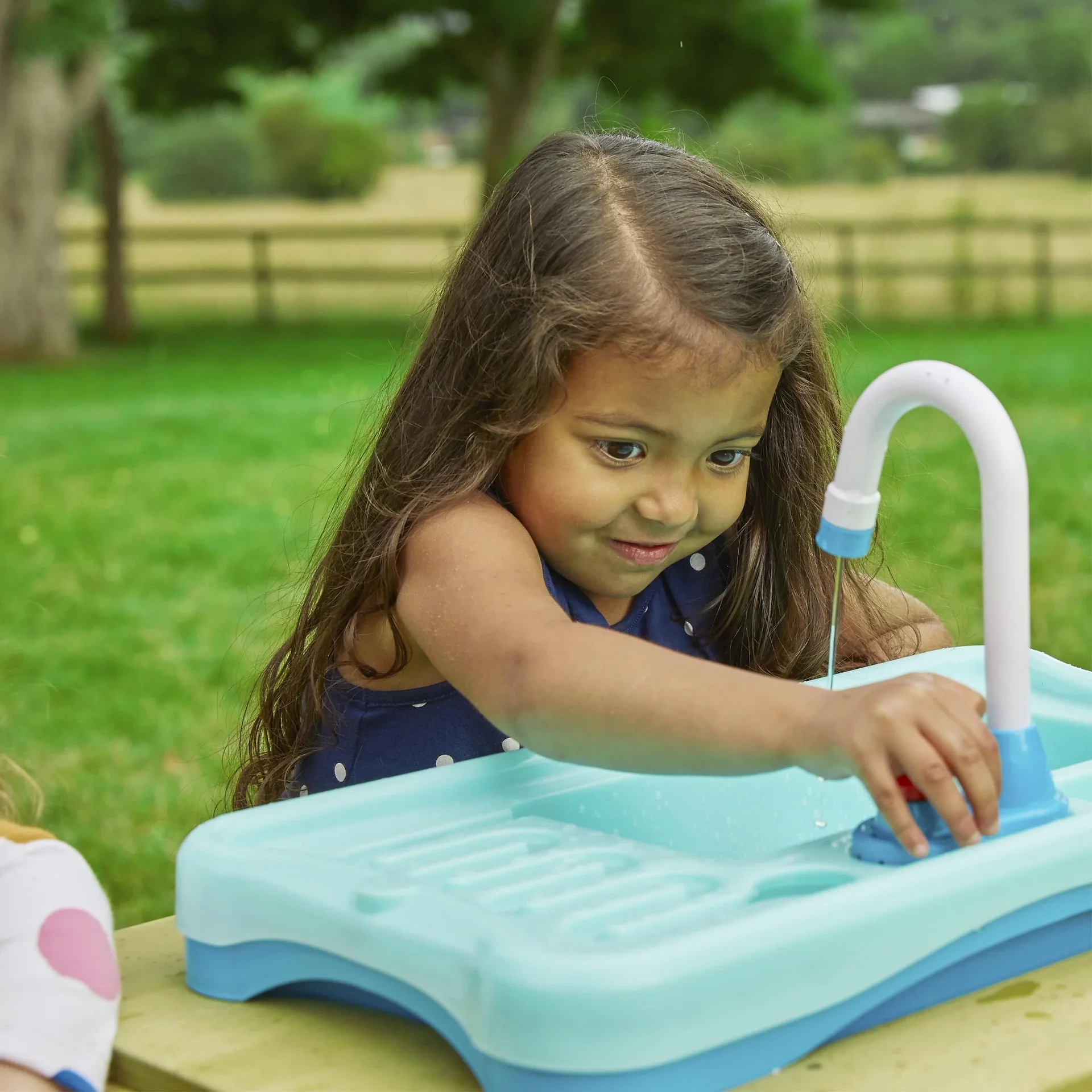 Spielwaren Holz Kinder Picknicktisch 89x94x51 cm Natur - 1