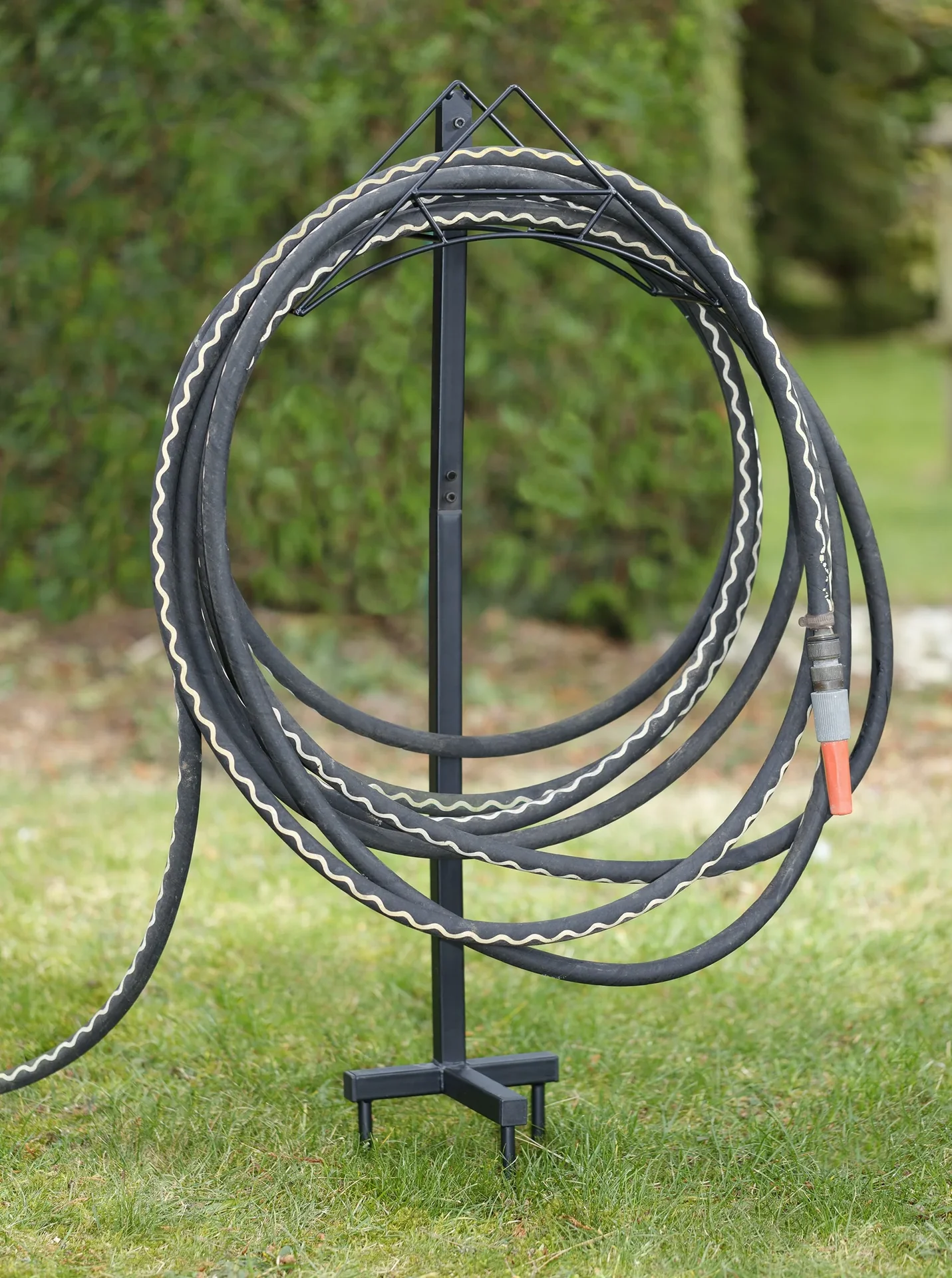 Mobiler Gartenschlauchständer - 0