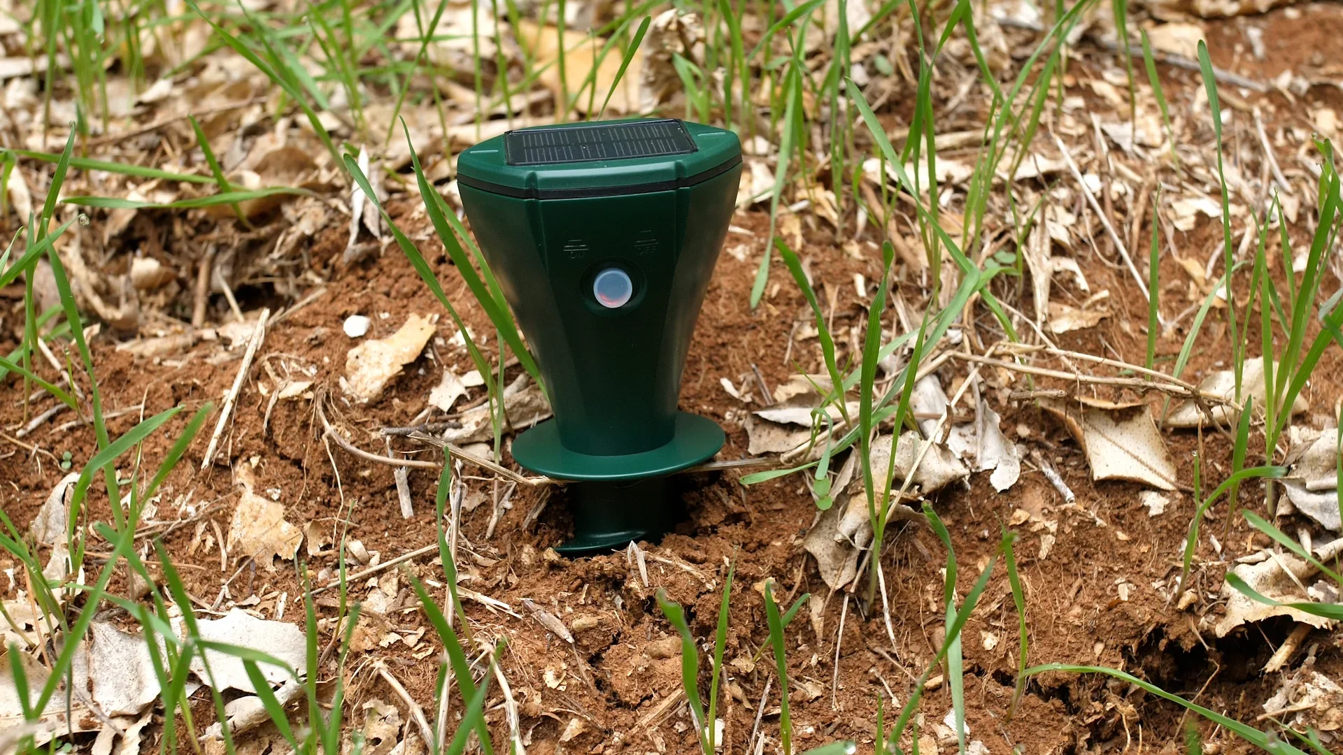 maulwurfschreck vibration MONZANA® Maulwurfschreck 4er Set Solar Vibration Garten Maulwurfvertreiber  Wühlmausschreck Maulwurfbekämpfung Akku