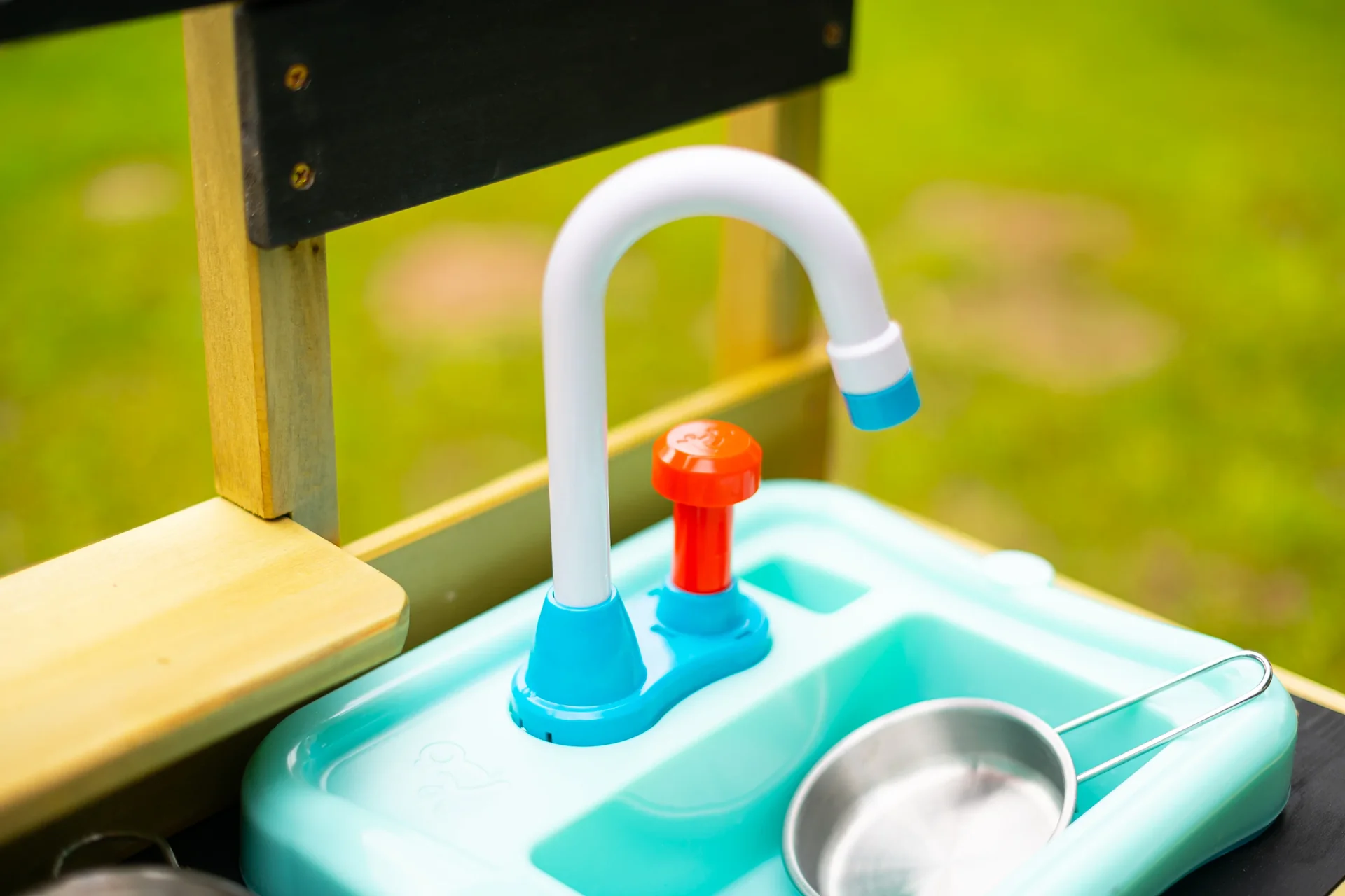 Holz Kinderspielküche mit Waschbecken - 2