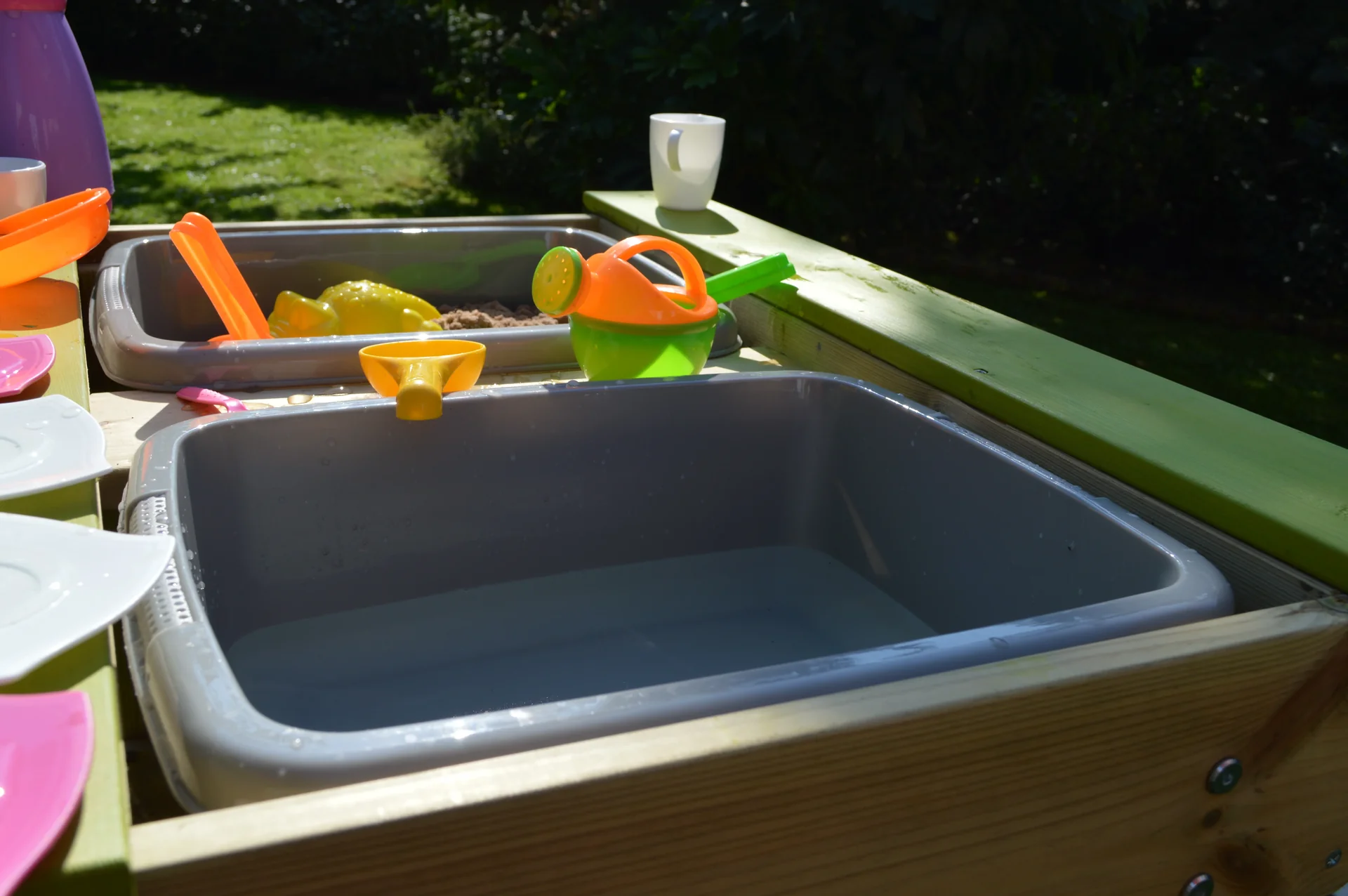 Sand & Wassertisch mit 2 Bänken - 1