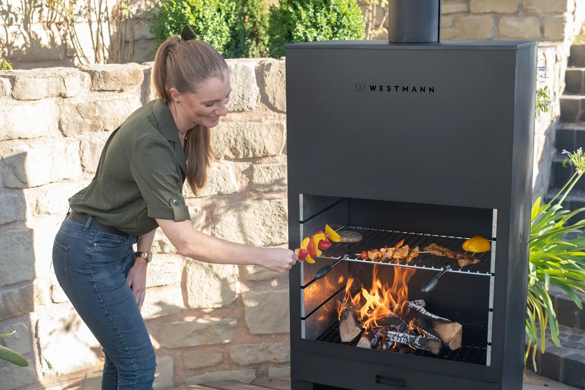 Grill und Gartenkamin schwarz - 1