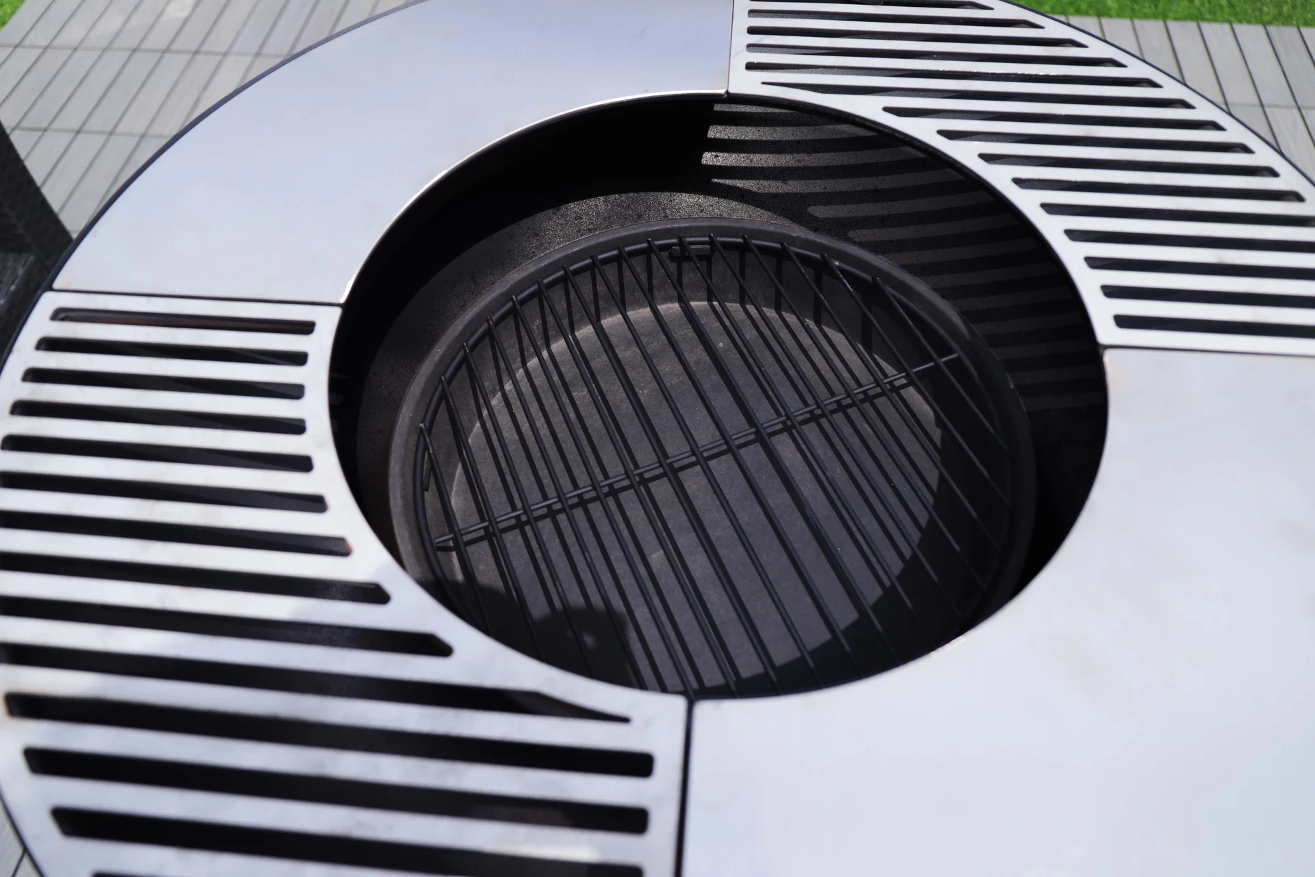 Grill, Plancha und Feuerplatte schwarz - 1