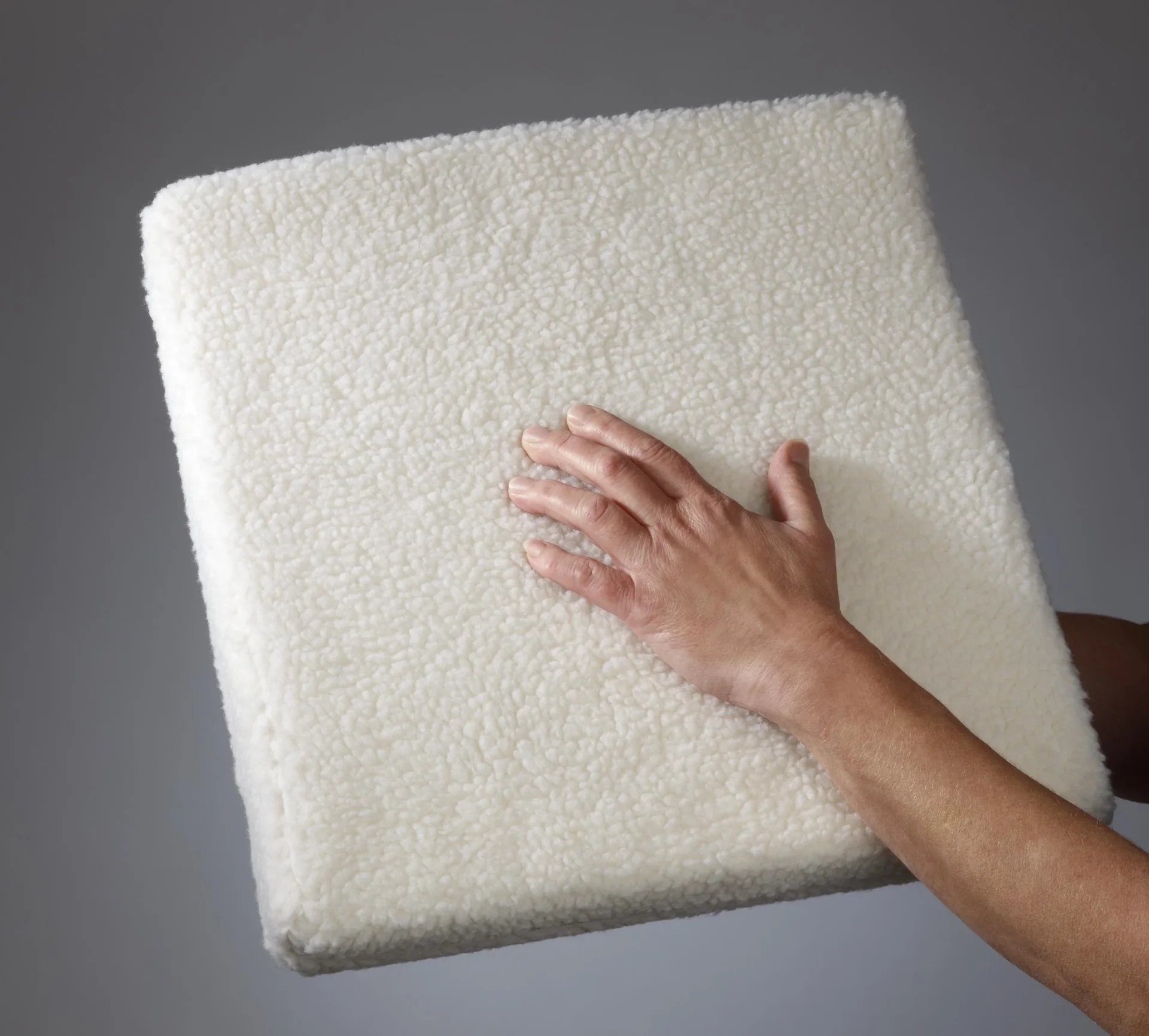 Sitz-Keilkissen in Lammfelloptik - 0