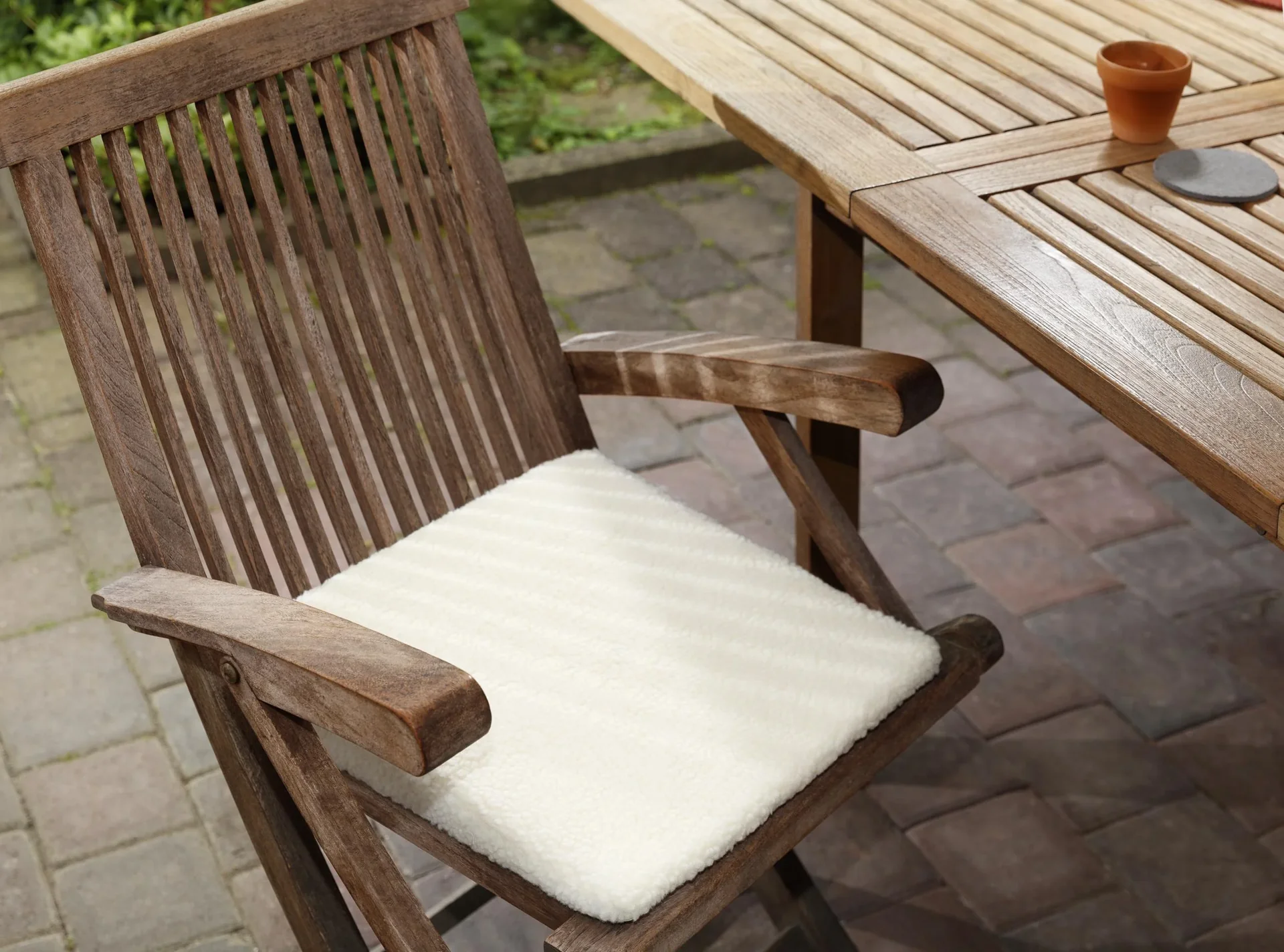 Sitz-Keilkissen in Lammfelloptik - 1