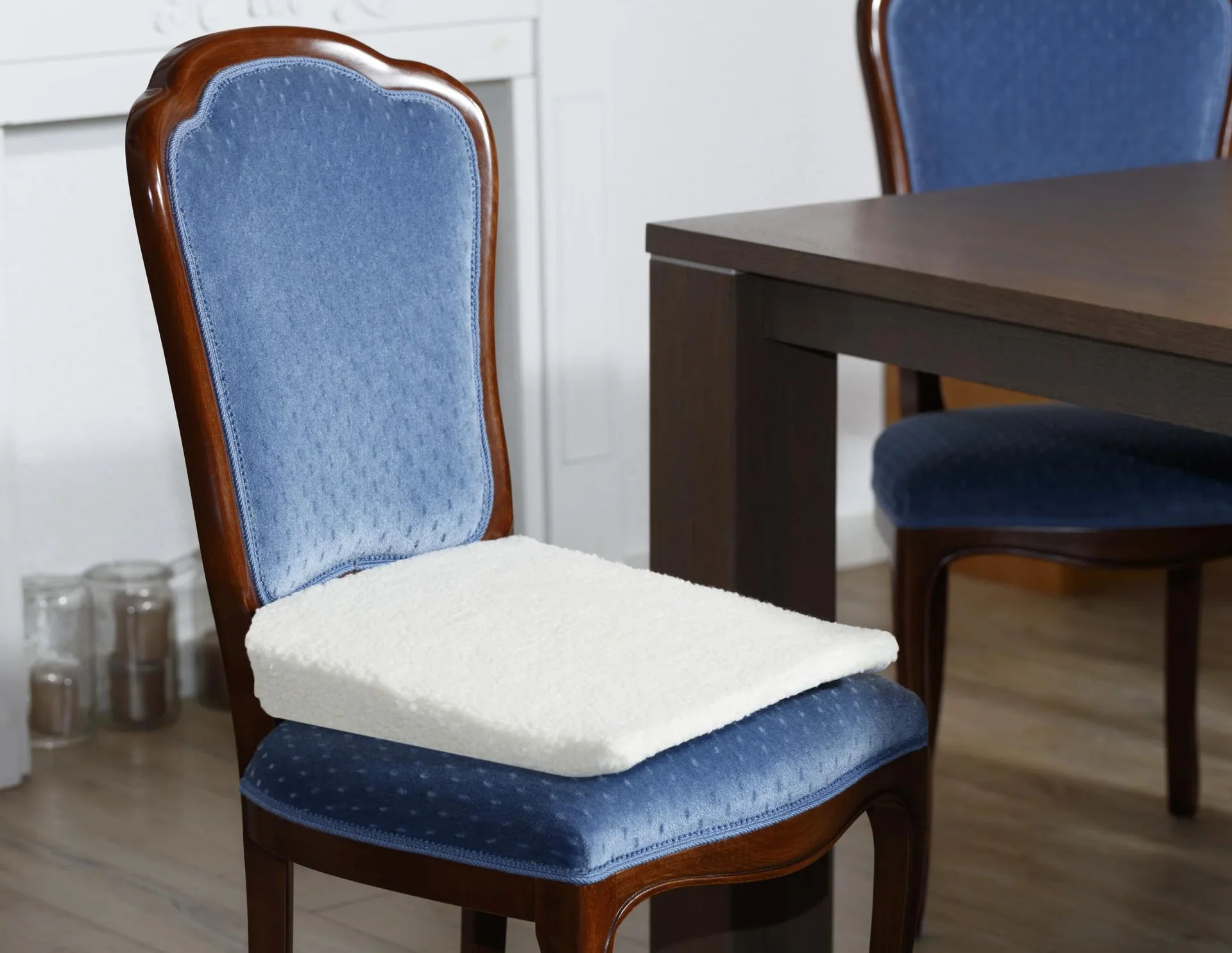 Sitz-Keilkissen in Lammfelloptik - 4