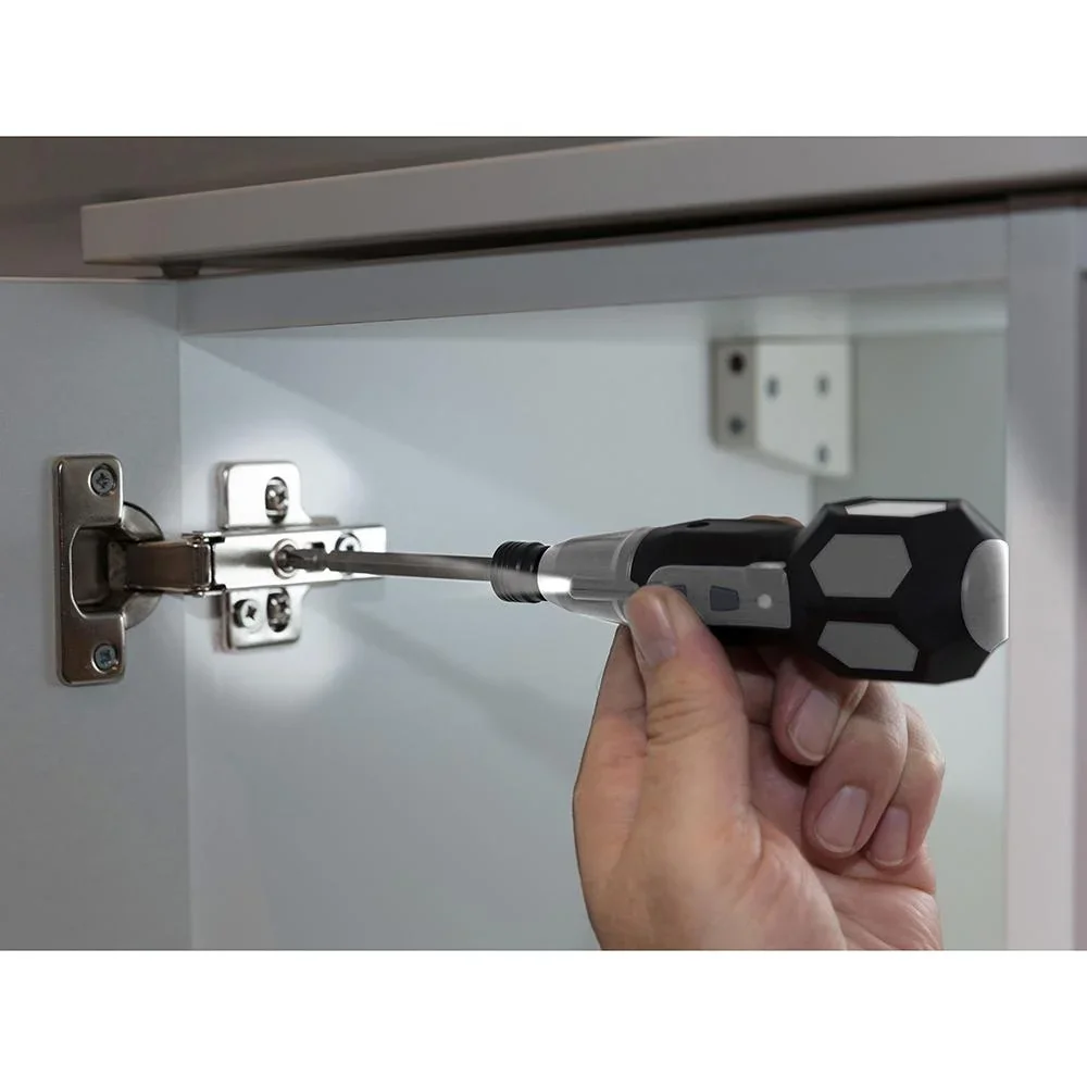 KOMPAKTER GRIFF 3,6V LI-ION SCHRAUBENDREHER MIT LED-LAMPE UND USB-LADEKABEL - 4