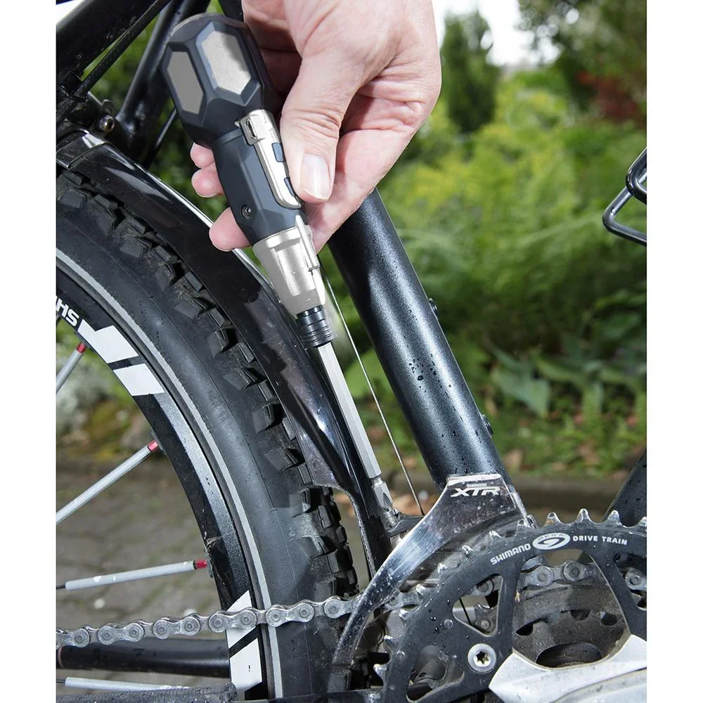 KOMPAKTER GRIFF 3,6V LI-ION SCHRAUBENDREHER MIT LED-LAMPE UND USB-LADEKABEL - 6