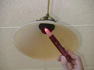 Spannungsprüfer 111 mit optischem & akustischem Signal & Leuchte - 1