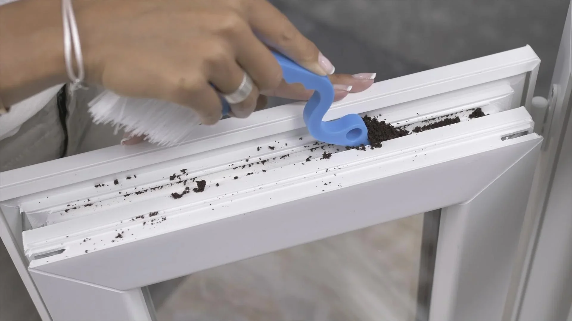 Fensterrahmenbürste 2in1 - 1